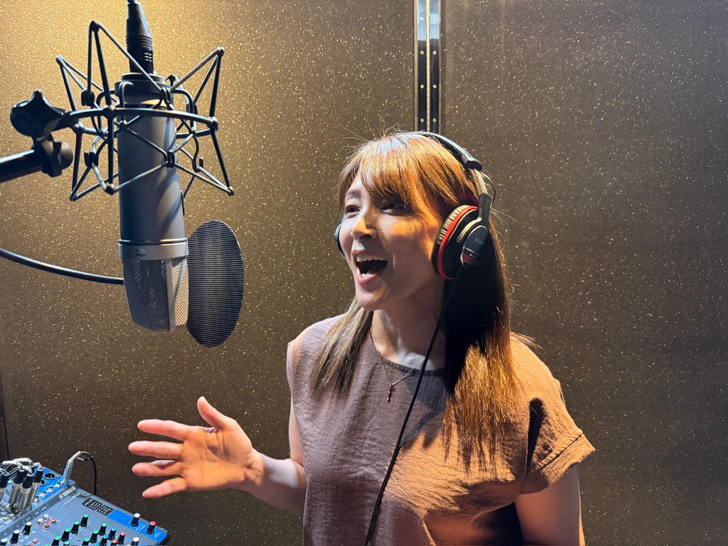 HAMOLでボーカルレコーディングをする様子